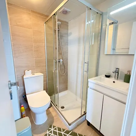 Golden Nest By The Sea לרנקה